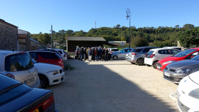 Présentation sur le parking (photo A. Touzillier)