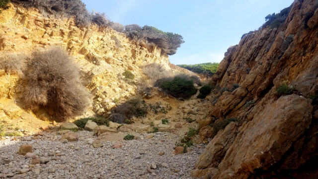 Pointe de la Cride - Bajocien à gauche, Hettangien à droite
